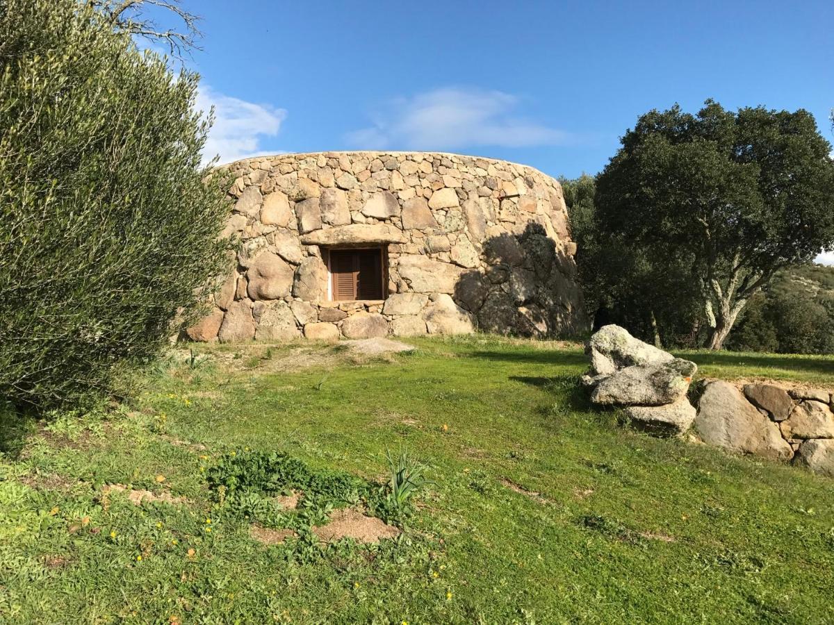 Il Nuraghe Del Lago Coghinas Oschiri ภายนอก รูปภาพ